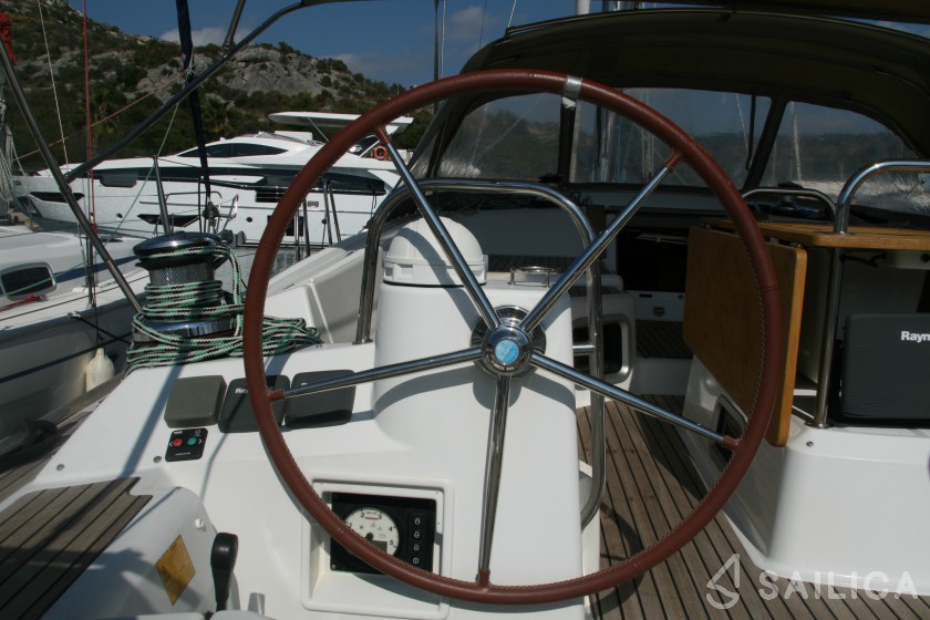 Jeanneau 53 - Yacht Charter Sailica