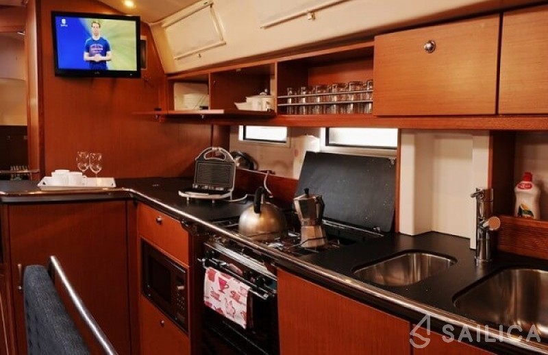 Bavaria 45 - Yacht Charter Sailica