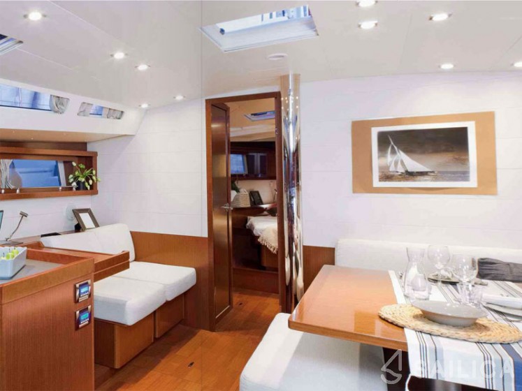 Oceanis 48 - Yacht Charter Sailica