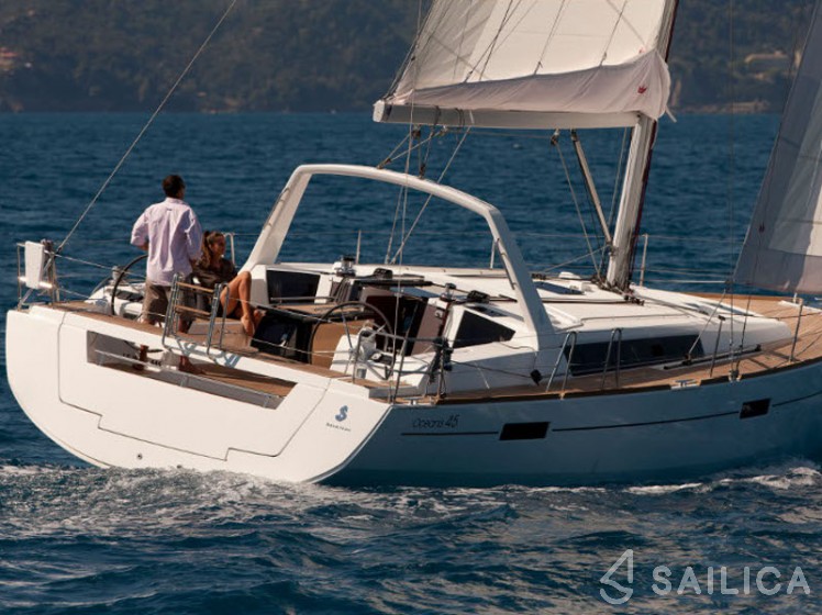 Oceanis 45 - Yacht Charter Sailica