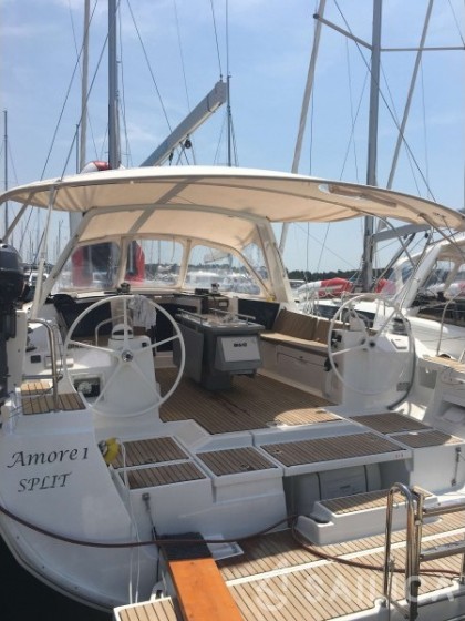Oceanis 45 - Yacht Charter Sailica