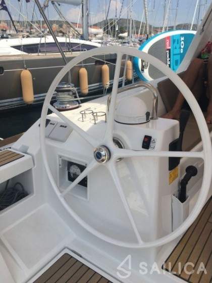 Oceanis 45 - Yacht Charter Sailica