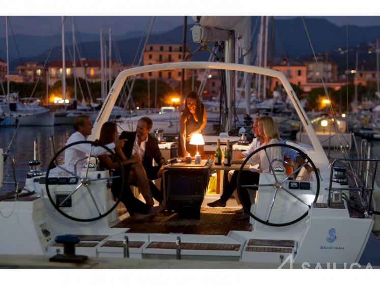 Oceanis 45 - Yacht Charter Sailica