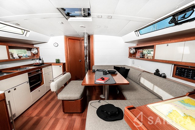 Oceanis 45 - Yacht Charter Sailica