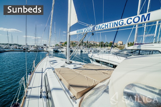 Oceanis 45 - Yacht Charter Sailica