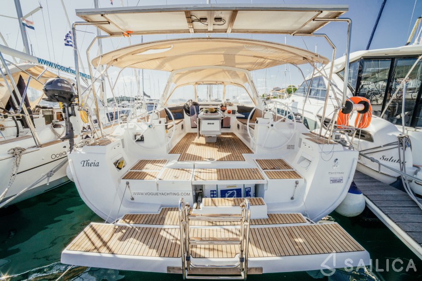 Oceanis 45 - Yacht Charter Sailica