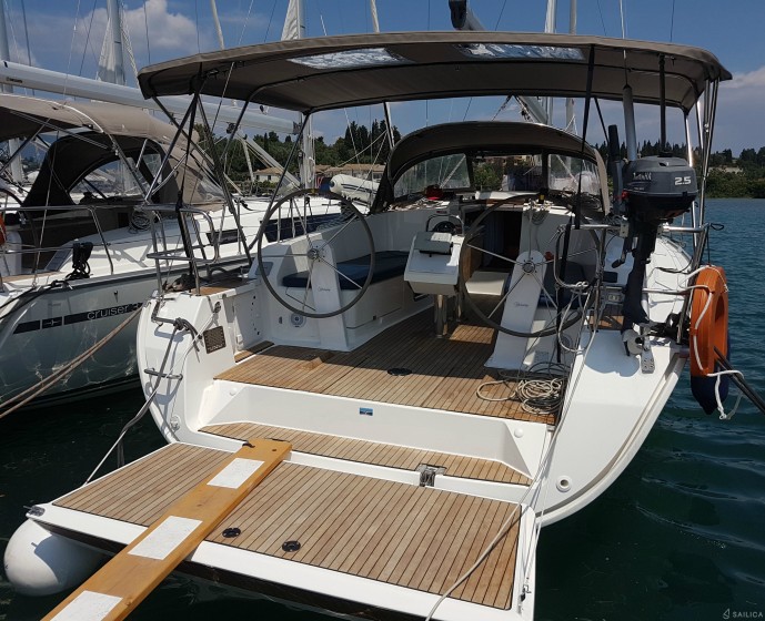 Bavaria Cruiser 41 - Yacht Charter Sailica