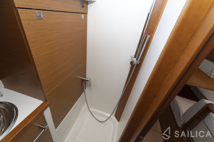 Sun Odyssey 389 - Yacht Charter Sailica