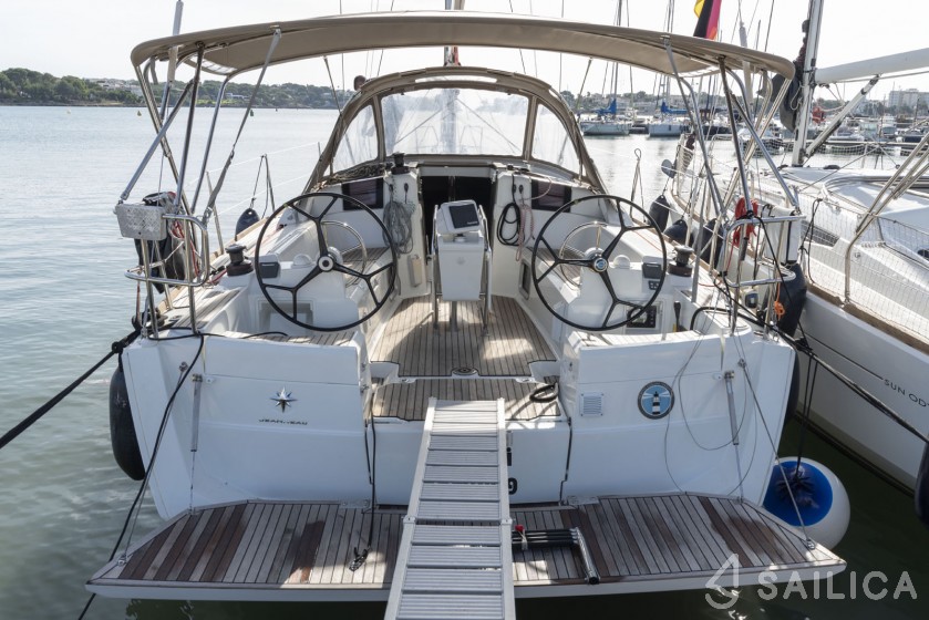 Sun Odyssey 389 - Yacht Charter Sailica