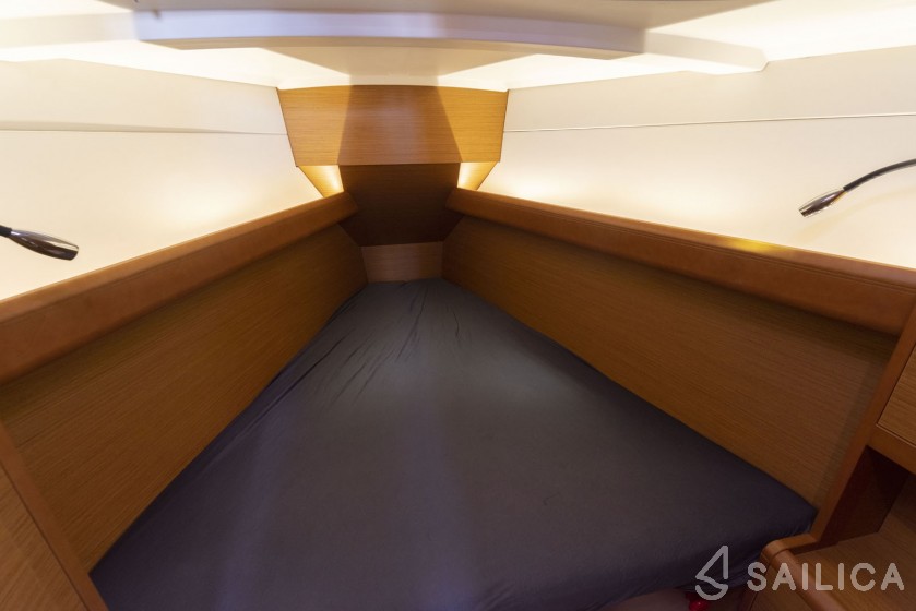 Sun Odyssey 389 - Yacht Charter Sailica