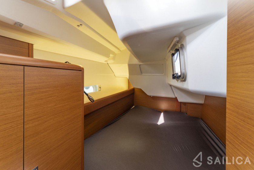 Sun Odyssey 389 - Yacht Charter Sailica