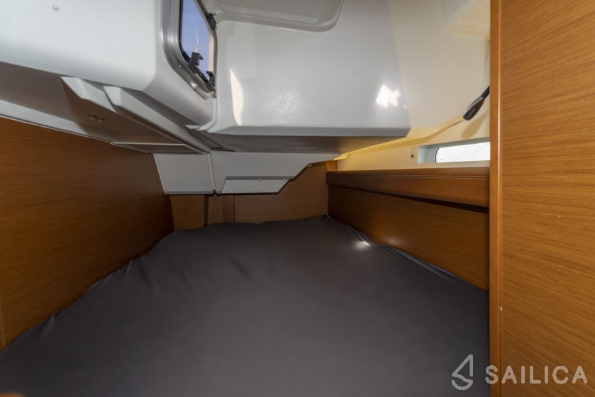 Sun Odyssey 389 - Yacht Charter Sailica