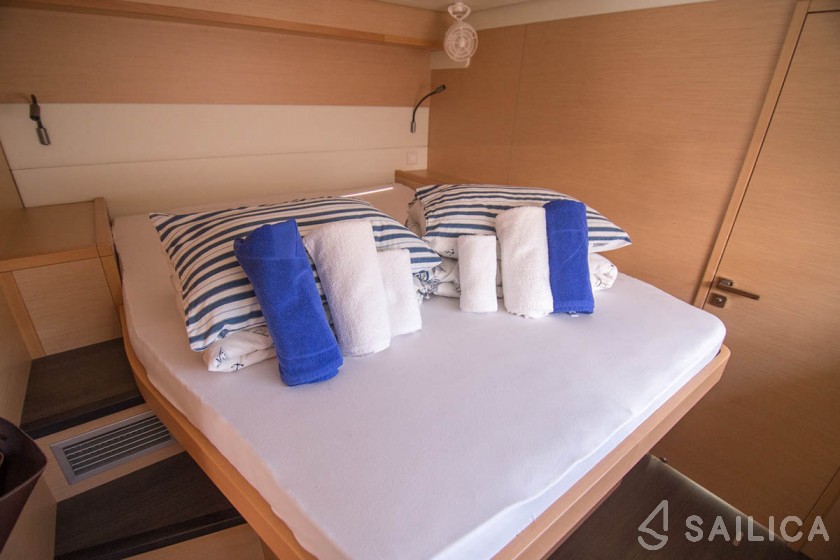 Lagoon 52F - Yacht Charter Sailica