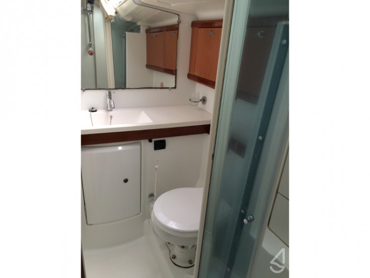 Oceanis 46 - Yacht Charter Sailica