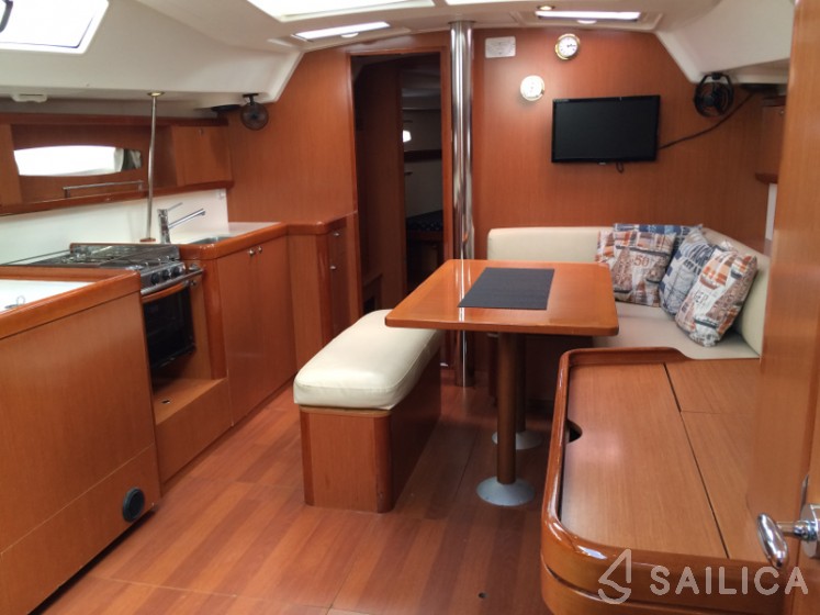 Oceanis 46 - Yacht Charter Sailica