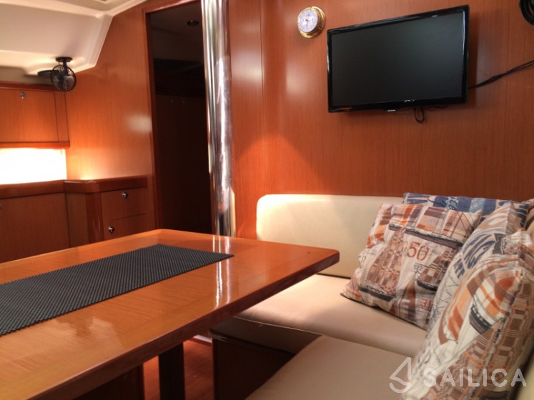 Oceanis 46 - Yacht Charter Sailica