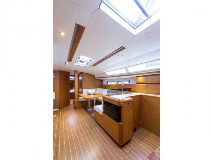 Sun Odyssey 439 - Yacht Charter Sailica
