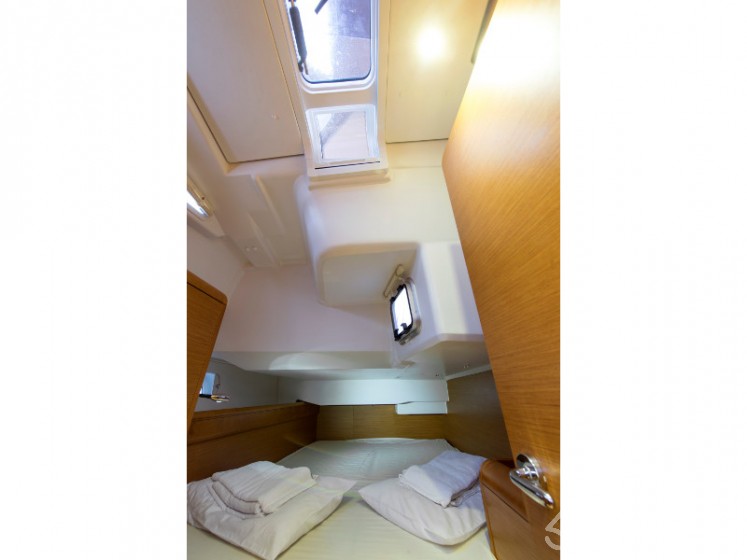 Sun Odyssey 439 - Yacht Charter Sailica