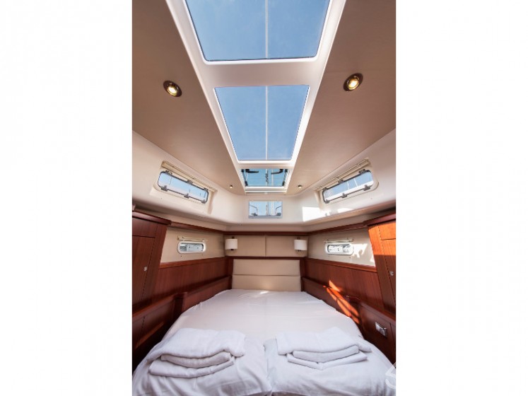 Moody DS 45 - Yacht Charter Sailica