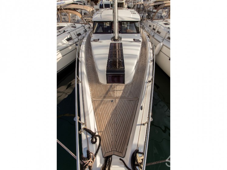 Moody DS 45 - Yacht Charter Sailica