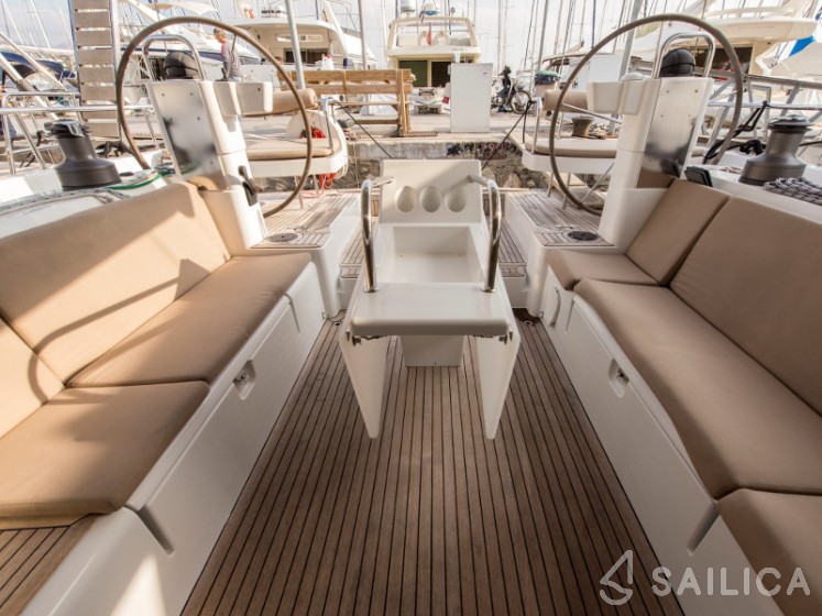 Moody DS 45 - Yacht Charter Sailica