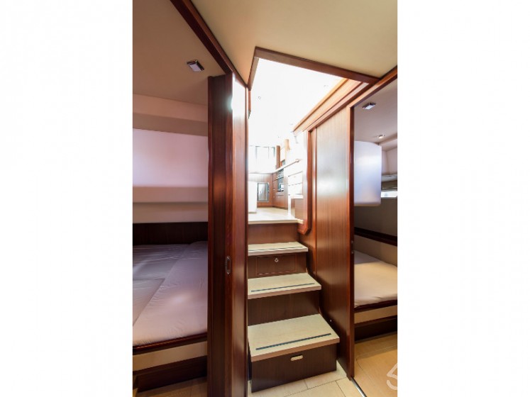 Moody DS 45 - Yacht Charter Sailica