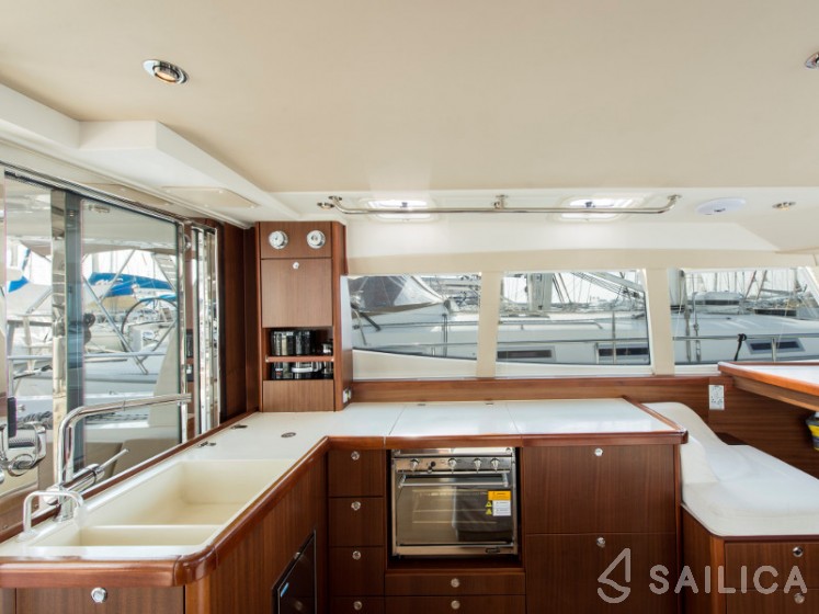 Moody DS 45 - Yacht Charter Sailica
