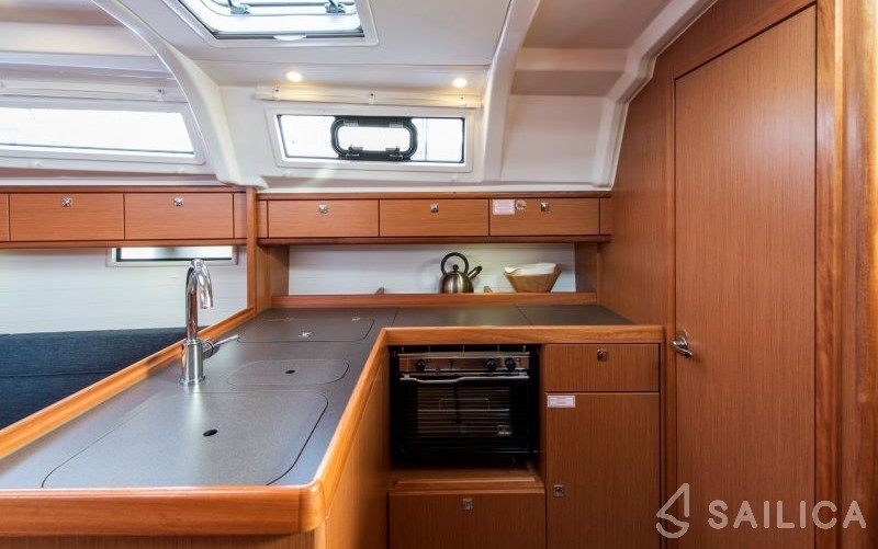Bavaria Cruiser 37 - Yacht Charter Sailica