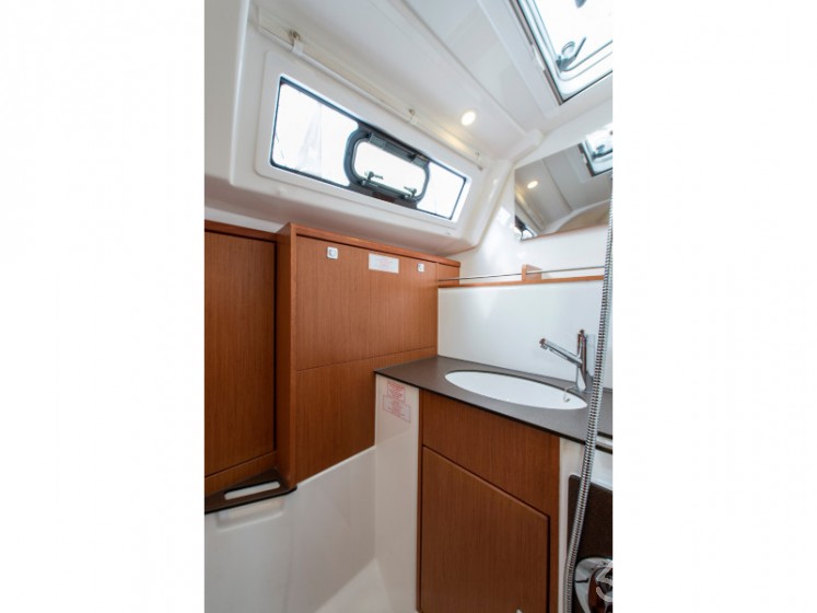 Bavaria Cruiser 37 - Yacht Charter Sailica