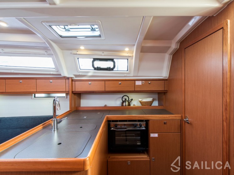 Bavaria Cruiser 37 - Yacht Charter Sailica