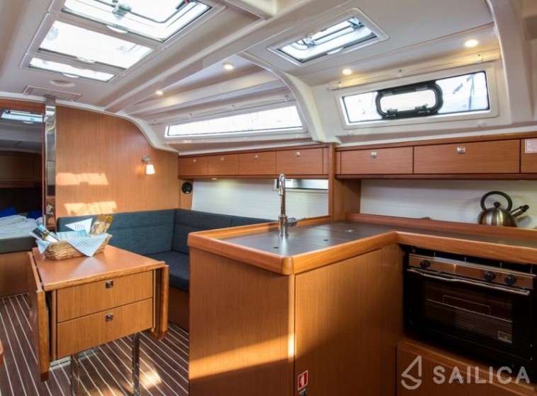 Bavaria Cruiser 37 - Yacht Charter Sailica