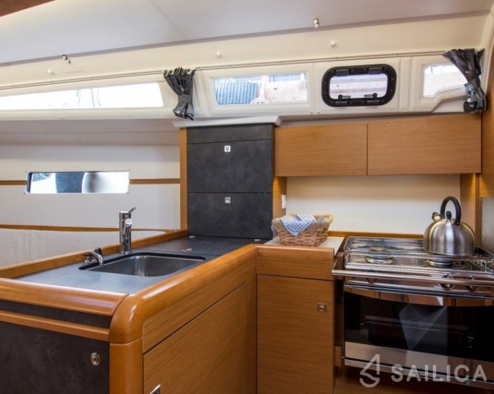 Sun Odyssey 349 - Yacht Charter Sailica