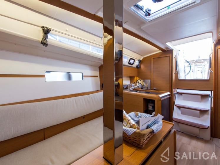 Sun Odyssey 349 - Yacht Charter Sailica