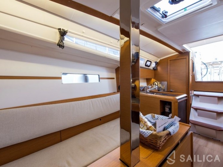 Sun Odyssey 349 - Yacht Charter Sailica