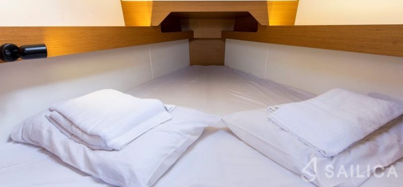 Sun Odyssey 349 - Yacht Charter Sailica