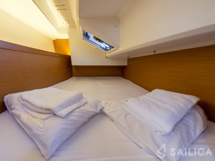 Sun Odyssey 349 - Yacht Charter Sailica