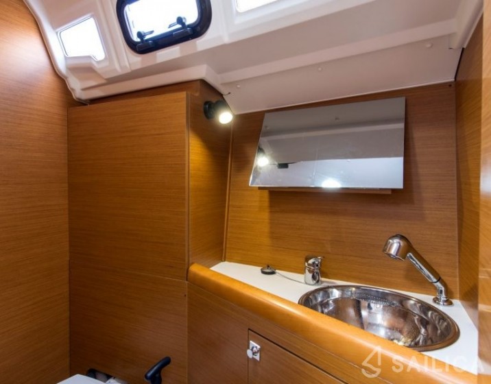 Sun Odyssey 349 - Yacht Charter Sailica