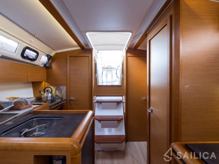Sun Odyssey 349 - Yacht Charter Sailica