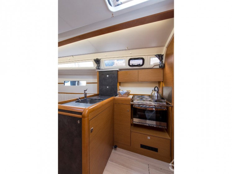 Sun Odyssey 349 - Yacht Charter Sailica