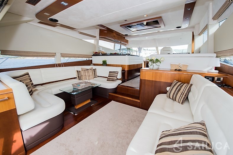 Galeon 640 Fly - Yacht Charter Sailica