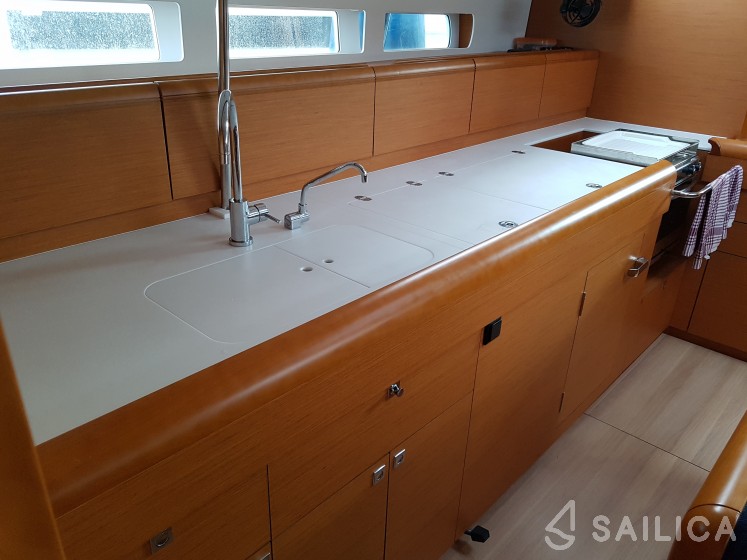Sun Odyssey 519 - Yacht Charter Sailica