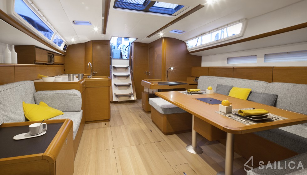 Sun Odyssey 519 - Yacht Charter Sailica