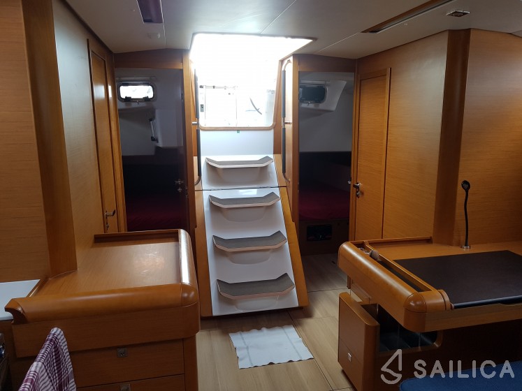 Sun Odyssey 519 - Yacht Charter Sailica