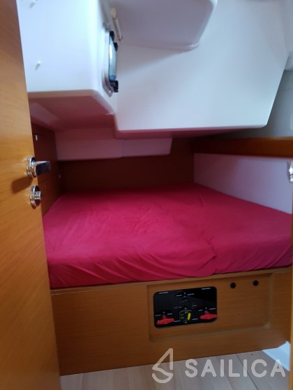 Sun Odyssey 519 - Yacht Charter Sailica
