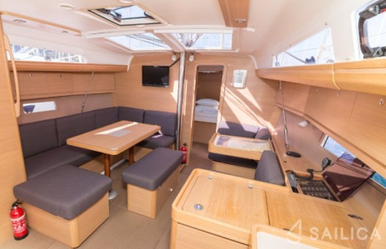 Saona 47 - Yacht Charter Sailica