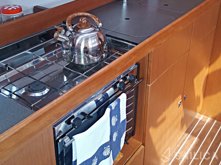 Bavaria 46 Cruiser - Yacht Charter Sailica