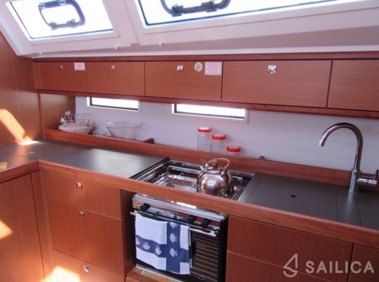 Bavaria 46 Cruiser - Yacht Charter Sailica