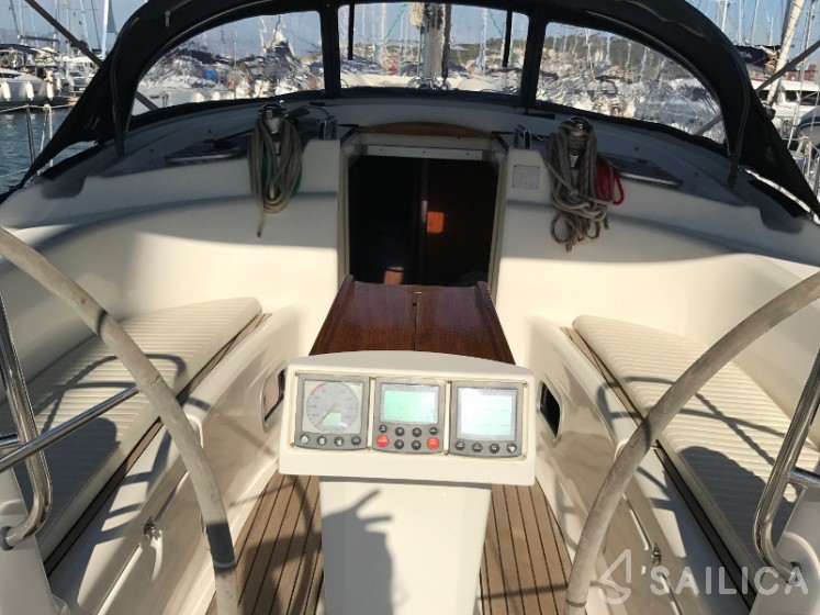 Bavaria 42 Cruiser - Yacht Charter Sailica