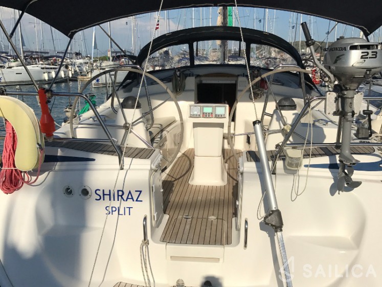 Bavaria 42 Cruiser - Yacht Charter Sailica