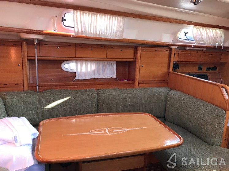 Bavaria 42 Cruiser - Yacht Charter Sailica